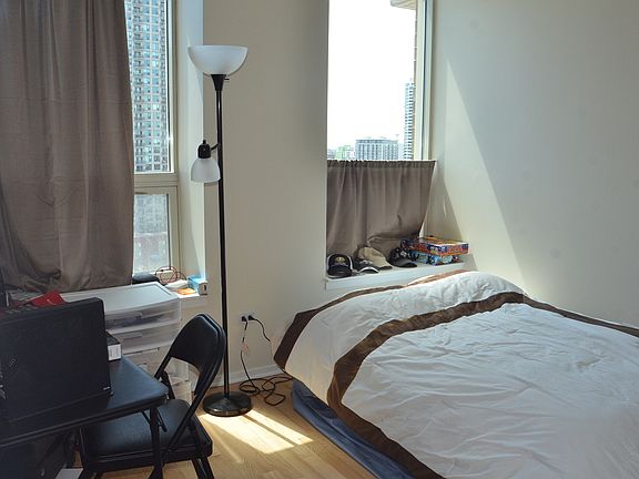 5th image of 600 N Kingsbury St APT 1512