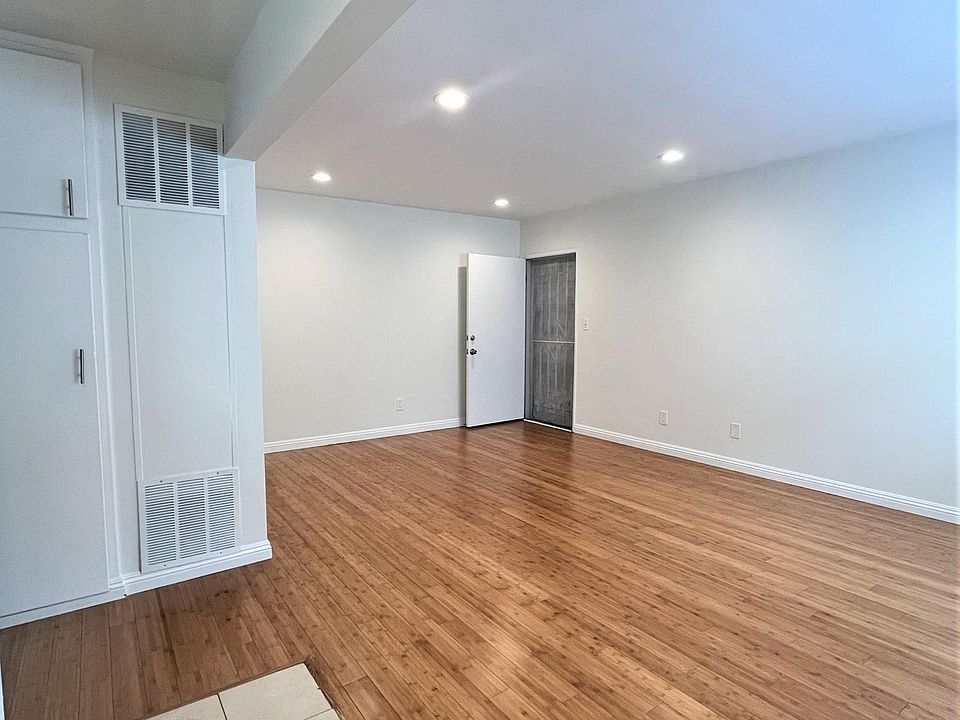 1st image of 1228 N McCadden Pl APT 9