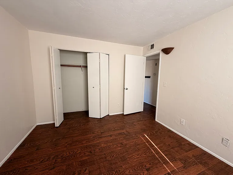 1810 E Blacklidge Dr #409 — Photo 15