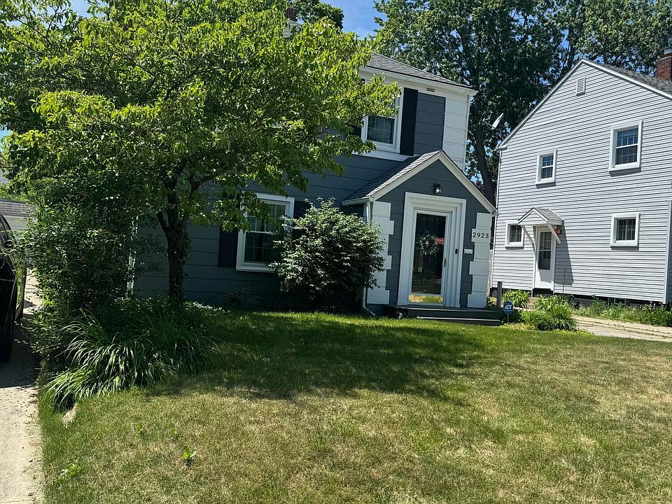 2nd image of 2923 Sherbrooke Rd