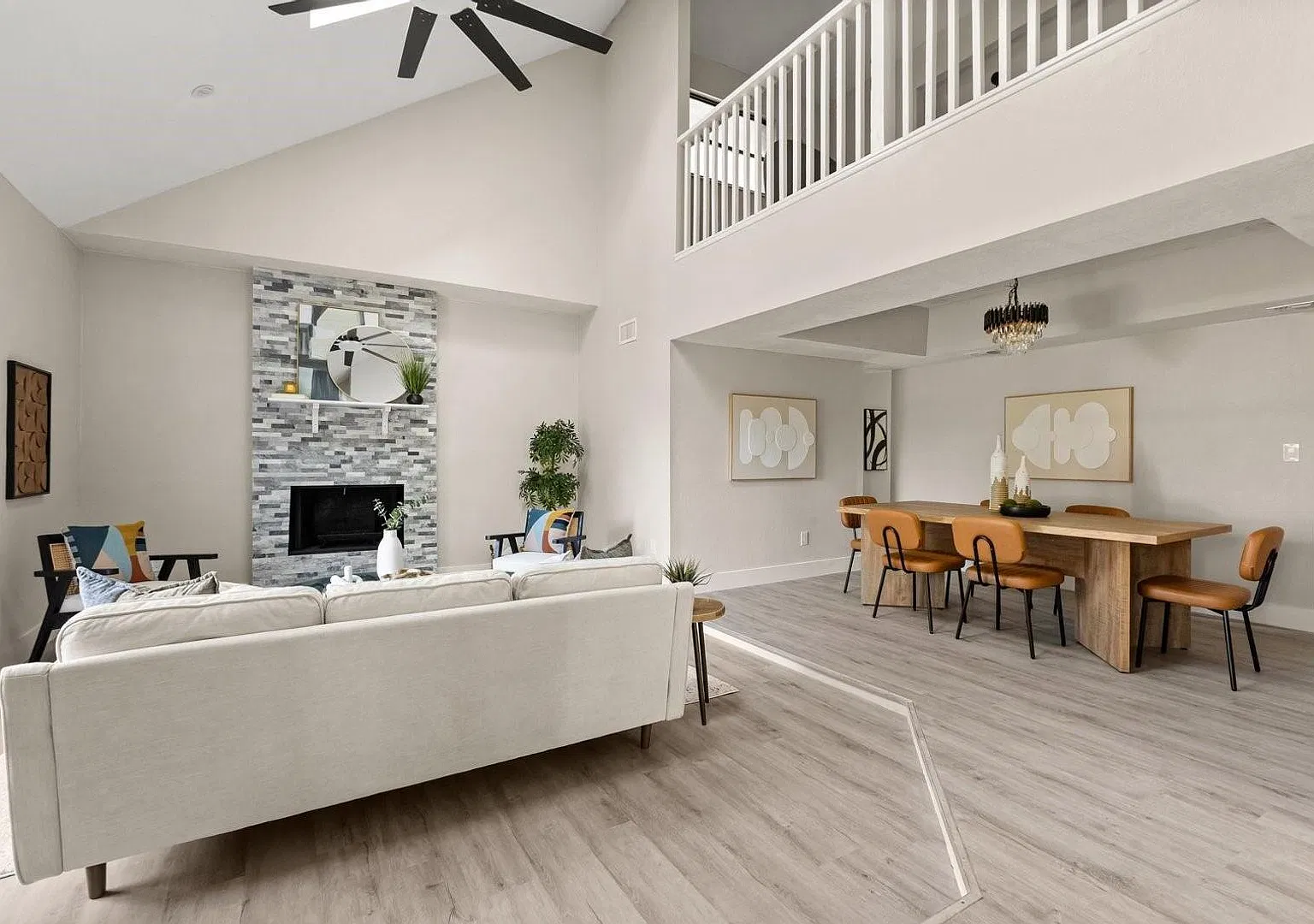 Waterfront Living with a Private Dock in Stone Island! — Photo 3