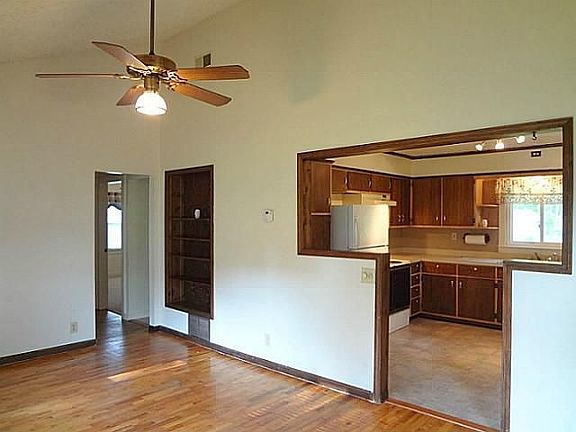5th image of 6215 Gardenia Ave