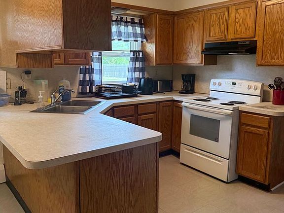 5th image of 275 Greentree Rd