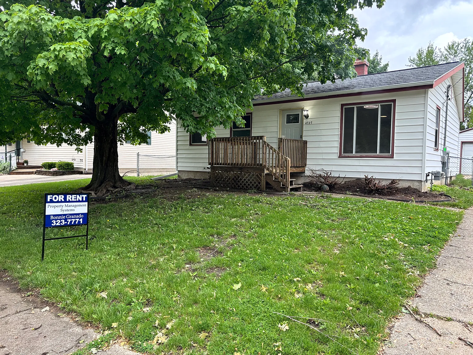 3 bed, 952 sqft, $1,800 — Photo 1