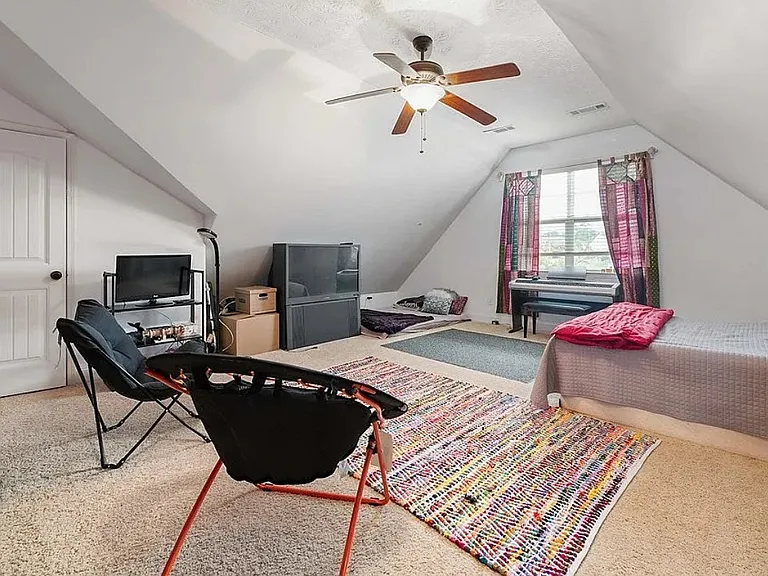 1025 Red Maple Way — Photo 10