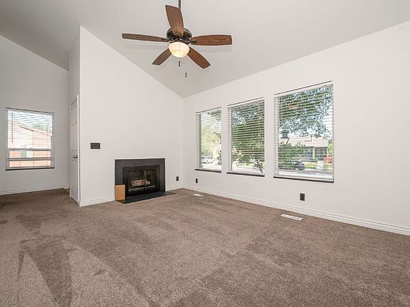 4th image of 1356 E Merritt Cir
