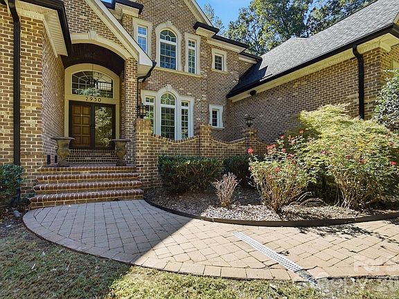 4th image of 2930 Sweetgrass Ln