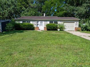 622 Warren Ave, Rockford, IL 61107