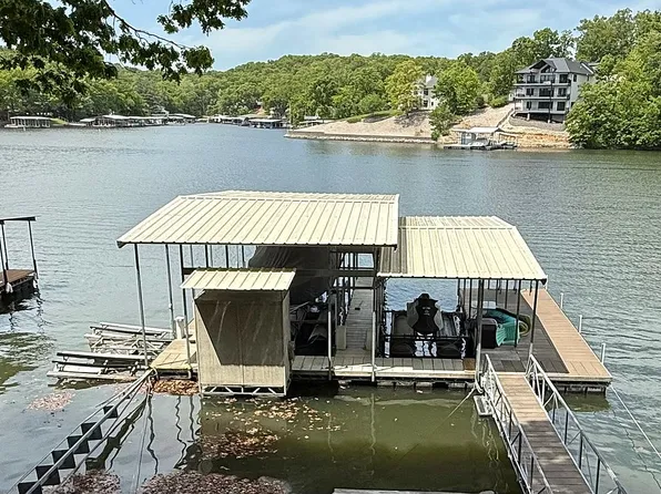 105 Scenic Dr, Eldon, MO 65026