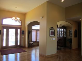 940 Grayhawk Dr, Algonquin, IL 60102