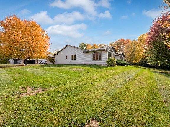 2nd image of 749 Pondhurst Cir