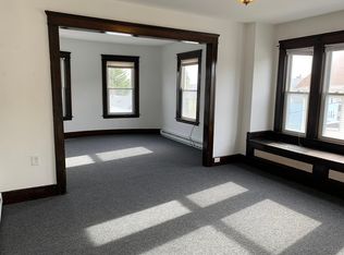 11 Greendale Ave APT 3, Worcester, MA 01606