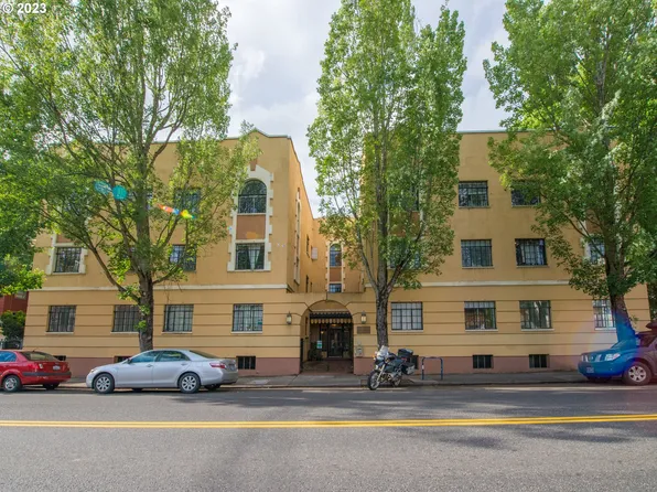 2829 SE Belmont St APT 203, Portland, OR 97214
