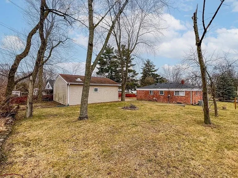 1233 Davis St — Photo 11