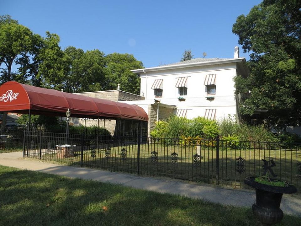 1st image of 219 N Joliet St