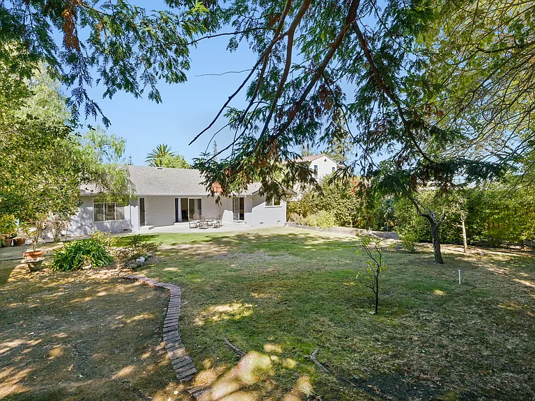 2035 El Prado St — Photo 5