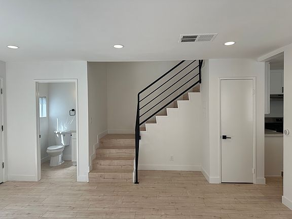 4th image of 1212 N Gower St #104