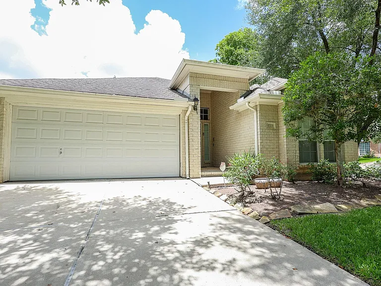 1723 Teal Brook Ln — Photo 4