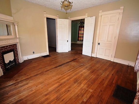 4th image of 1475 N County Road 450 W
