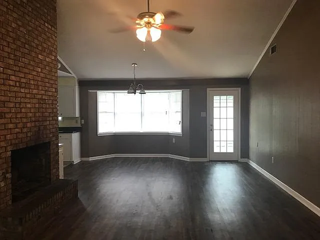 Building Photo - 11 Southern Ln
