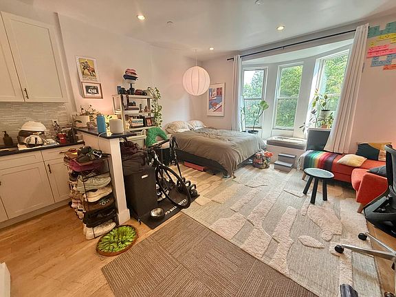2nd image of 905 Sterling Pl #4A