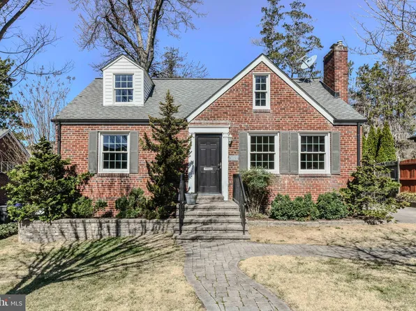 5021 25th St N, Arlington, VA 22207