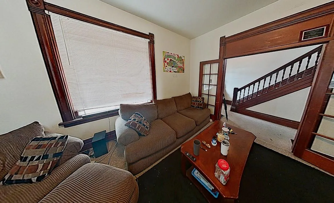 4 bed, 1886 sqft, $2,920 — Photo 4