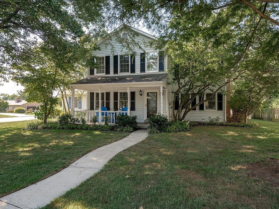 1st image of 400 Wells Ln
