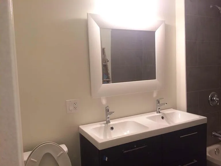 1032 W George St #1 — Photo 3