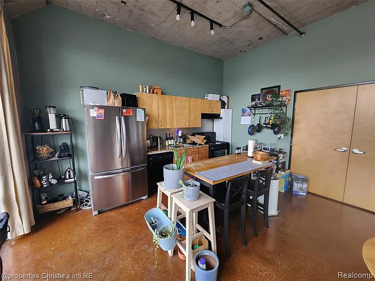 55 W Canfield St #204 — Photo 6
