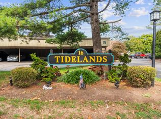 16 Pine Orchard Rd APT 14, Branford, CT 06405