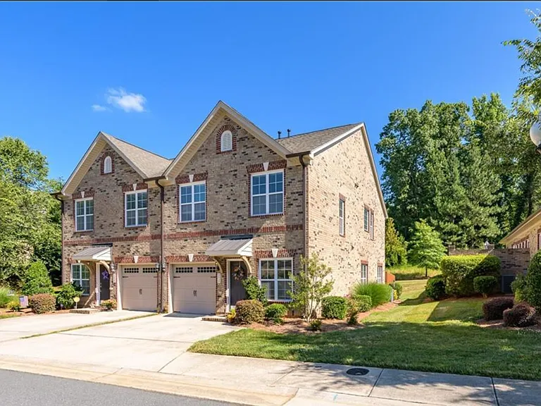 4830 Sterling Brooke Ln — Photo 2