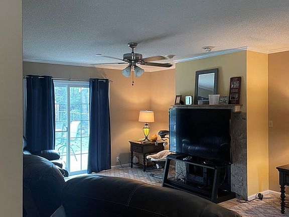 2nd image of 4400 Holly Ln