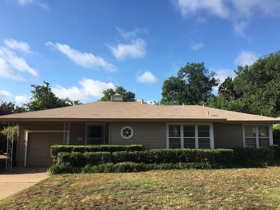 1st image of 2611 Fairway Dr