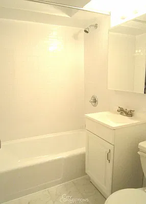 Rented by City Connections Realty | media 7