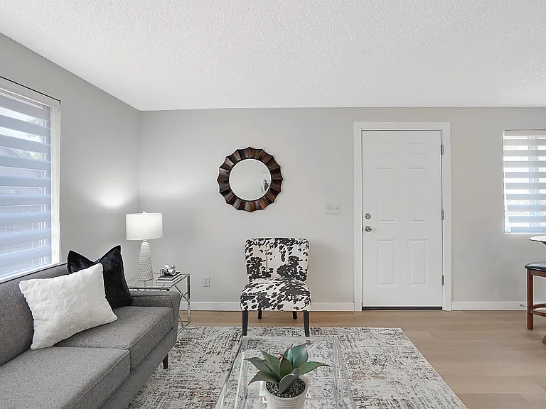 2339 Lee St SE — Photo 3
