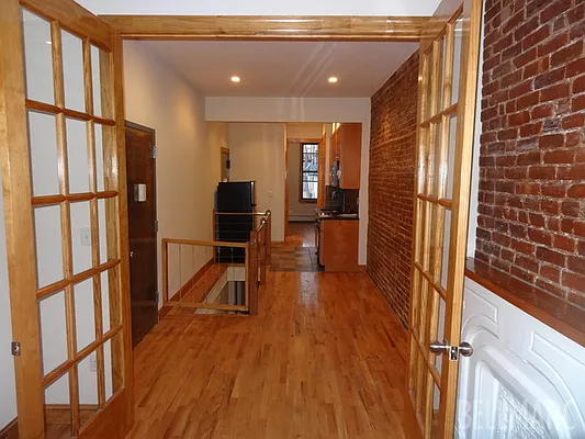 Rented by Bellmarc Realty | media 2