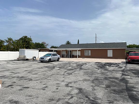 3rd image of 4382 Venus Avenue