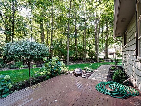 3rd image of 2895 Broken Woods Dr