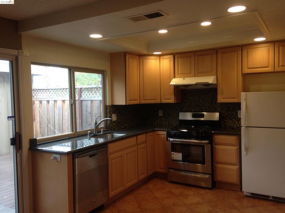 4th image of 760 Lava Way