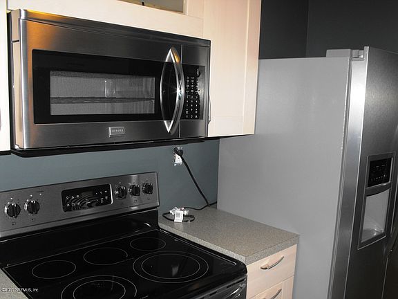 5th image of 3872 Herschel St