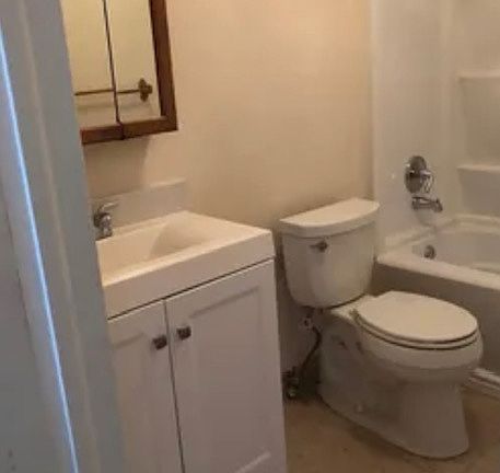 2nd image of 2104 SE Edler Dr #0