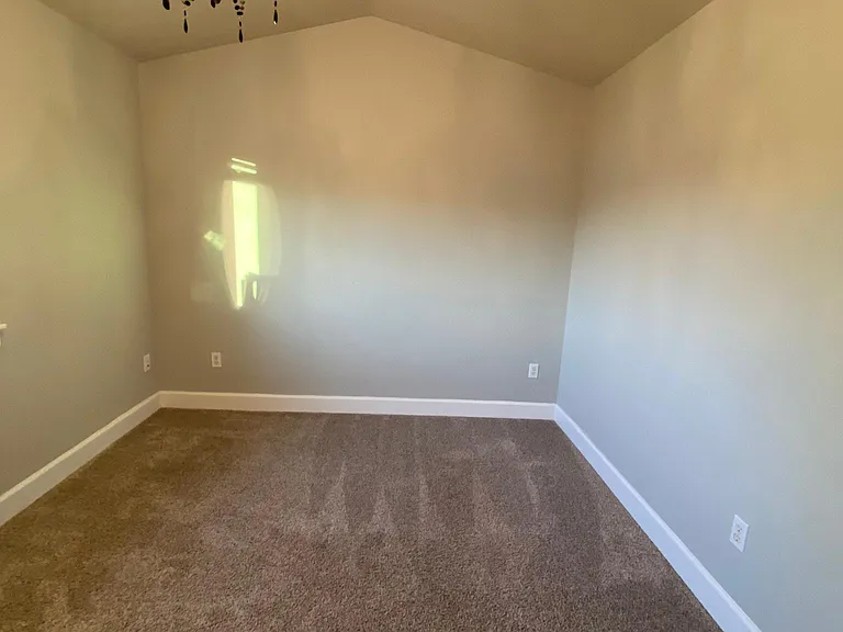 1055 Charlie Ave — Photo 19