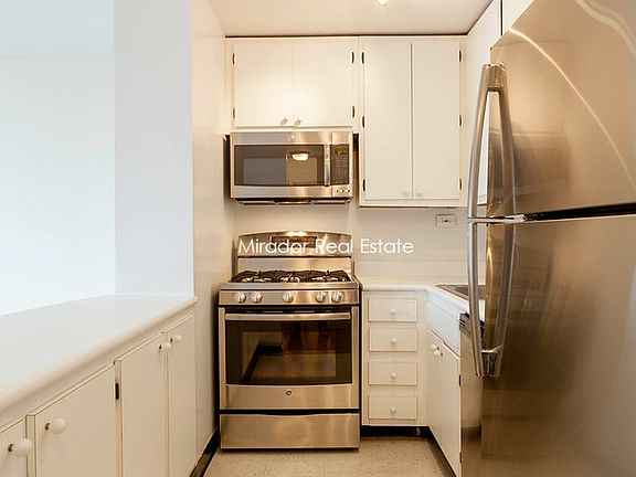 4th image of 330 E 39th St APT 6R