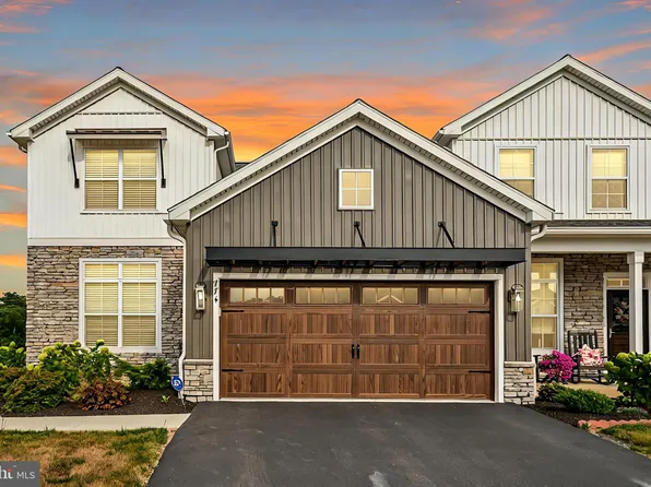 774 Aurora Dr, Mechanicsburg, PA 17055