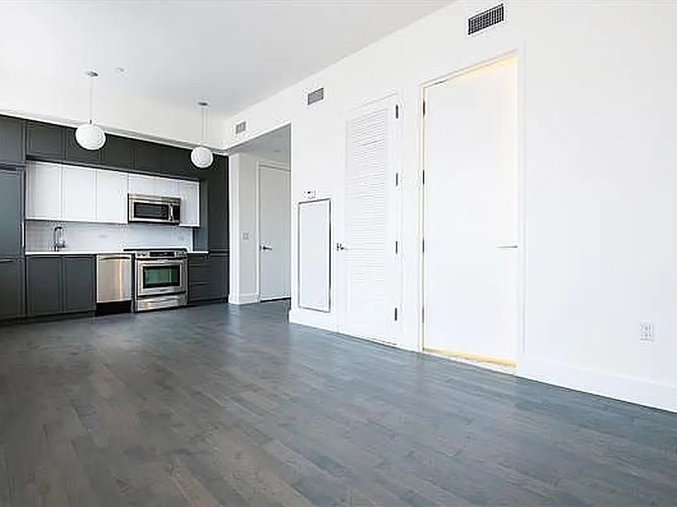1st image of 416 W 52nd St #700