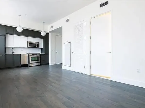 416 West 52nd Street image 1 of 3