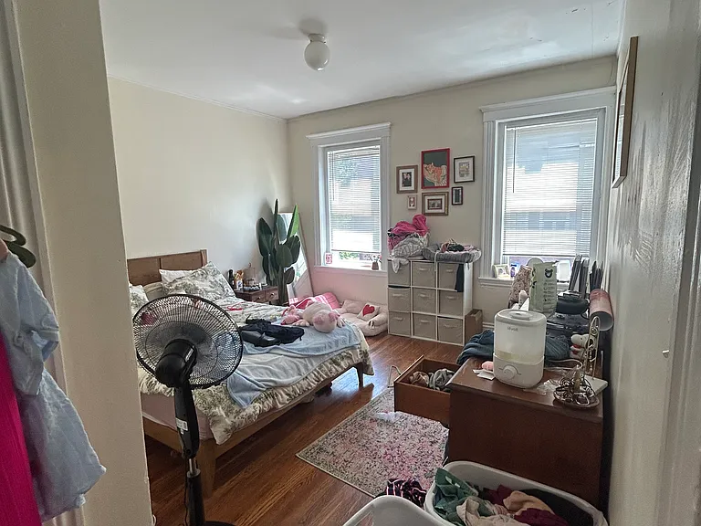 195 Strathmore Rd #4 — Photo 2
