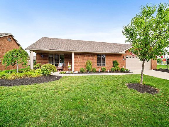 3rd image of 776 Hickory Hl