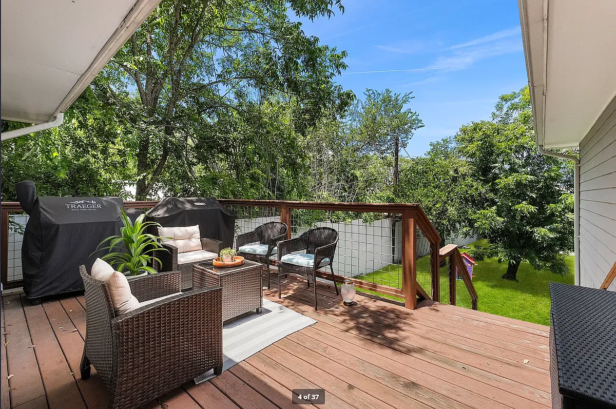 4 bed, 2260 sqft, $3,300 — Photo 4